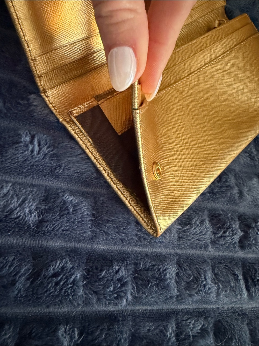 Authentic Vintage Prada Metallic Gold Saffiano Continental Clutch Wallet - Picture 3 of 16